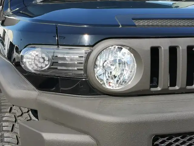 トヨタ ＦＪクルーザー ブラックカラーパッケージ 茨城県 2013(平25)年 11.3万km ブラック/ホワイト 純正ナビ/【AM・FM・CD・DVD・SD・TV・DS・BT】/クルコン/Bカメラ/後方コーナーセンサー/ステリモ/背面タイヤ積み込み/LEDライト/手動サイドミラー/フェンダーミラー/純正フロアマット/社外アルミホイール