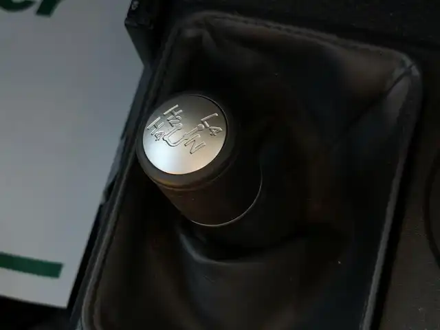 トヨタ ＦＪクルーザー ブラックカラーパッケージ 茨城県 2013(平25)年 11.3万km ブラック/ホワイト 純正ナビ/【AM・FM・CD・DVD・SD・TV・DS・BT】/クルコン/Bカメラ/後方コーナーセンサー/ステリモ/背面タイヤ積み込み/LEDライト/手動サイドミラー/フェンダーミラー/純正フロアマット/社外アルミホイール