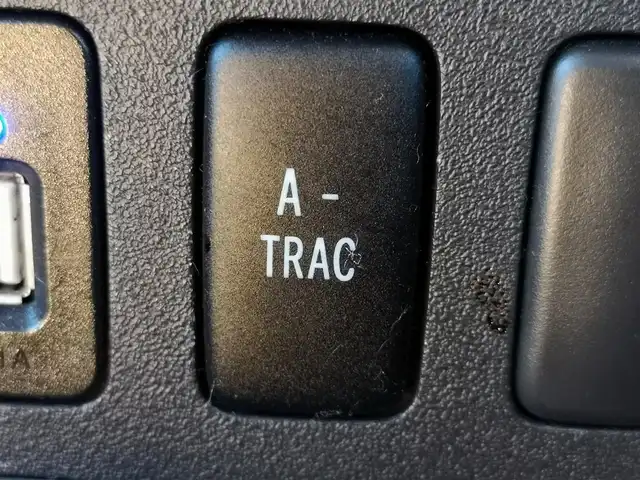 トヨタ ＦＪクルーザー ブラックカラーパッケージ 茨城県 2013(平25)年 11.3万km ブラック/ホワイト 純正ナビ/【AM・FM・CD・DVD・SD・TV・DS・BT】/クルコン/Bカメラ/後方コーナーセンサー/ステリモ/背面タイヤ積み込み/LEDライト/手動サイドミラー/フェンダーミラー/純正フロアマット/社外アルミホイール