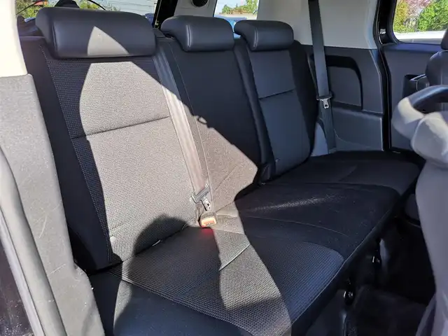 トヨタ ＦＪクルーザー ブラックカラーパッケージ 茨城県 2013(平25)年 11.3万km ブラック/ホワイト 純正ナビ/【AM・FM・CD・DVD・SD・TV・DS・BT】/クルコン/Bカメラ/後方コーナーセンサー/ステリモ/背面タイヤ積み込み/LEDライト/手動サイドミラー/フェンダーミラー/純正フロアマット/社外アルミホイール