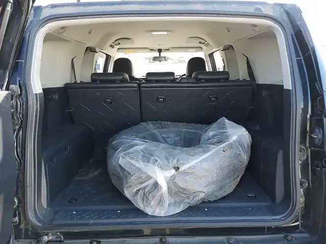 トヨタ ＦＪクルーザー ブラックカラーパッケージ 茨城県 2013(平25)年 11.3万km ブラック/ホワイト 純正ナビ/【AM・FM・CD・DVD・SD・TV・DS・BT】/クルコン/Bカメラ/後方コーナーセンサー/ステリモ/背面タイヤ積み込み/LEDライト/手動サイドミラー/フェンダーミラー/純正フロアマット/社外アルミホイール