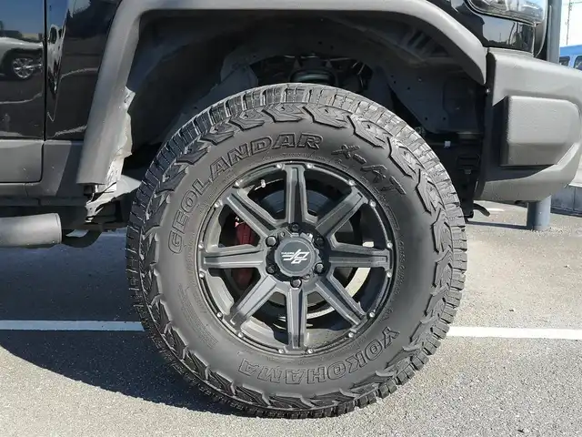 トヨタ ＦＪクルーザー ブラックカラーパッケージ 茨城県 2013(平25)年 11.3万km ブラック/ホワイト 純正ナビ/【AM・FM・CD・DVD・SD・TV・DS・BT】/クルコン/Bカメラ/後方コーナーセンサー/ステリモ/背面タイヤ積み込み/LEDライト/手動サイドミラー/フェンダーミラー/純正フロアマット/社外アルミホイール