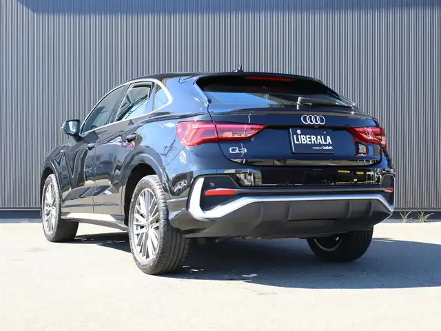アウディ Ｑ３ SB 35TFSI Sライン 静岡県 2023(令5)年 2.3万km 黒 純正ナビ/Bluetooth/アラウンドビューモニター/電動シート/レザーシート/シートヒーター/アダプティブクルーズコントロール/オートライト/オートエアコン/パワーバックドア/パドルシフト/バーチャルコックピット/アイドリングストップ/スマートキー/パーキングアシスト/インテリアライト/前後ドラレコ/プッシュスタート/純正アルミホイール/横滑り防止装置/純正フロアマット
