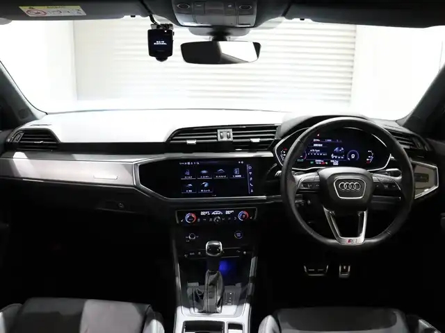 アウディ Ｑ３ SB 35TFSI Sライン 静岡県 2023(令5)年 2.3万km 黒 純正ナビ/Bluetooth/アラウンドビューモニター/電動シート/レザーシート/シートヒーター/アダプティブクルーズコントロール/オートライト/オートエアコン/パワーバックドア/パドルシフト/バーチャルコックピット/アイドリングストップ/スマートキー/パーキングアシスト/インテリアライト/前後ドラレコ/プッシュスタート/純正アルミホイール/横滑り防止装置/純正フロアマット