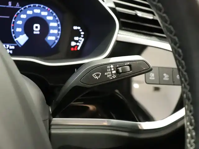 アウディ Ｑ３ SB 35TFSI Sライン 静岡県 2023(令5)年 2.3万km 黒 純正ナビ/Bluetooth/アラウンドビューモニター/電動シート/レザーシート/シートヒーター/アダプティブクルーズコントロール/オートライト/オートエアコン/パワーバックドア/パドルシフト/バーチャルコックピット/アイドリングストップ/スマートキー/パーキングアシスト/インテリアライト/前後ドラレコ/プッシュスタート/純正アルミホイール/横滑り防止装置/純正フロアマット