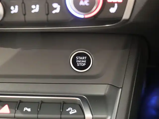 アウディ Ｑ３ SB 35TFSI Sライン 静岡県 2023(令5)年 2.3万km 黒 純正ナビ/Bluetooth/アラウンドビューモニター/電動シート/レザーシート/シートヒーター/アダプティブクルーズコントロール/オートライト/オートエアコン/パワーバックドア/パドルシフト/バーチャルコックピット/アイドリングストップ/スマートキー/パーキングアシスト/インテリアライト/前後ドラレコ/プッシュスタート/純正アルミホイール/横滑り防止装置/純正フロアマット