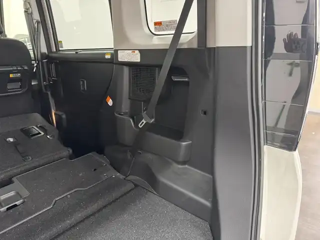 トヨタ ルーミー カスタムG 三重県 2023(令5)年 1.9万km パールホワイトⅢ 後期モデル/ガソリン/FF/インパネCVT/ケンウッド 9インチ『彩速ナビ』 MDV-M909HDL/（FM/AM/CD/DVD/iPod/USB/SD/内蔵メモリ/TV/RCA/Bluetooth/HDMI/ワイヤレスミラーリング）/バックカメラ/両側パワースライドドア/ドライブレコーダー 前後/ビルトイン ETC/衝突回避支援システム（スマートアシスト3）/●衝突警報機能（対車両・対歩行者）/●衝突回避支援ブレーキ機能（対車両・対歩行者）/●誤発進抑制制御機能（前方・後方）/●車線逸脱警報機能/●オートハイビーム/●先行車発進お知らせ機能/・コーナーセンサー（フロントx4/リヤx4、接近お知らせ表示付）/装備/【OP】コンフォートパッケージ/●運転席・助手席シートヒーター/●シートバックテーブル［買い物フック・ドリンクホルダー2個付］（運転席・助手席）/・オートエアコン/・オートライト/・LEDヘッドランプ/・フロントフォグランプ/・ステアリングスイッチ/・プッシュスタート/・スマートキーx1/・純正14inAW/など