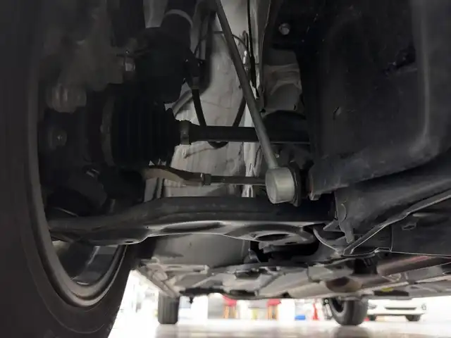 トヨタ ルーミー カスタムG 三重県 2023(令5)年 1.9万km パールホワイトⅢ 後期モデル/ガソリン/FF/インパネCVT/ケンウッド 9インチ『彩速ナビ』 MDV-M909HDL/（FM/AM/CD/DVD/iPod/USB/SD/内蔵メモリ/TV/RCA/Bluetooth/HDMI/ワイヤレスミラーリング）/バックカメラ/両側パワースライドドア/ドライブレコーダー 前後/ビルトイン ETC/衝突回避支援システム（スマートアシスト3）/●衝突警報機能（対車両・対歩行者）/●衝突回避支援ブレーキ機能（対車両・対歩行者）/●誤発進抑制制御機能（前方・後方）/●車線逸脱警報機能/●オートハイビーム/●先行車発進お知らせ機能/・コーナーセンサー（フロントx4/リヤx4、接近お知らせ表示付）/装備/【OP】コンフォートパッケージ/●運転席・助手席シートヒーター/●シートバックテーブル［買い物フック・ドリンクホルダー2個付］（運転席・助手席）/・オートエアコン/・オートライト/・LEDヘッドランプ/・フロントフォグランプ/・ステアリングスイッチ/・プッシュスタート/・スマートキーx1/・純正14inAW/など