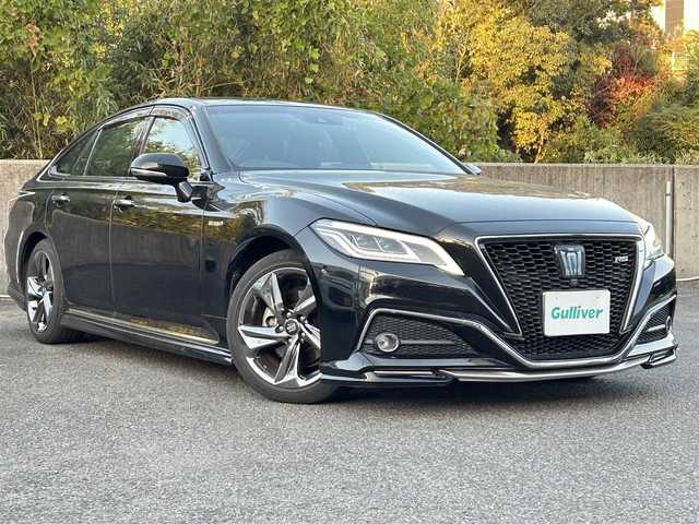 トヨタ クラウン ハイブリッド RS アドバンス 長崎県 2019(令1)年 5.7万km プレシャスブラックパール ワンオーナー/メーカーナビ（フルセグ、CD、DVD、AM、FM、BT）/プッシュスタート/電格ウィンカーミラー/BSM/レーダークルーズコントロール/ステアリングリモコン/パドルシフト/オートライト/オートハイビーム/パーキングアシスト/バックカメラ/サイドカメラ/フロントカメラ/全周囲カメラ/電動サイドブレーキ/オートホールド/前後ドラレコ/ハーフレザーシート/DN席パワーシート/D席シートメモリー/DN席シートヒーター/ステアリングヒーター/電動チルトステアリング/革巻きステアリング/純正フロアマット/衝突軽減システム/純正AW/ドアバイザー/スペアキー/保証書/取説