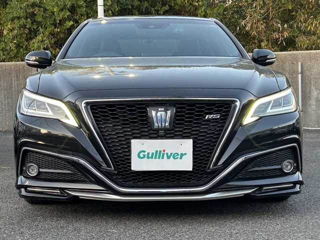 トヨタ クラウン ハイブリッド RS アドバンス 長崎県 2019(令1)年 5.7万km プレシャスブラックパール ワンオーナー/メーカーナビ（フルセグ、CD、DVD、AM、FM、BT）/プッシュスタート/電格ウィンカーミラー/BSM/レーダークルーズコントロール/ステアリングリモコン/パドルシフト/オートライト/オートハイビーム/パーキングアシスト/バックカメラ/サイドカメラ/フロントカメラ/全周囲カメラ/電動サイドブレーキ/オートホールド/前後ドラレコ/ハーフレザーシート/DN席パワーシート/D席シートメモリー/DN席シートヒーター/ステアリングヒーター/電動チルトステアリング/革巻きステアリング/純正フロアマット/衝突軽減システム/純正AW/ドアバイザー/スペアキー/保証書/取説