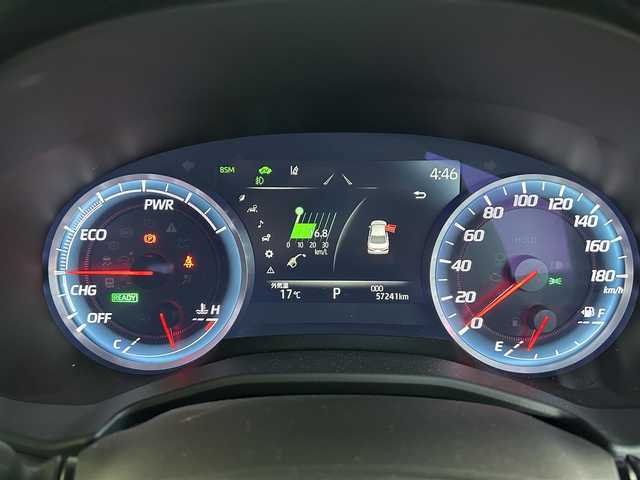 トヨタ クラウン ハイブリッド RS アドバンス 長崎県 2019(令1)年 5.7万km プレシャスブラックパール ワンオーナー/メーカーナビ（フルセグ、CD、DVD、AM、FM、BT）/プッシュスタート/電格ウィンカーミラー/BSM/レーダークルーズコントロール/ステアリングリモコン/パドルシフト/オートライト/オートハイビーム/パーキングアシスト/バックカメラ/サイドカメラ/フロントカメラ/全周囲カメラ/電動サイドブレーキ/オートホールド/前後ドラレコ/ハーフレザーシート/DN席パワーシート/D席シートメモリー/DN席シートヒーター/ステアリングヒーター/電動チルトステアリング/革巻きステアリング/純正フロアマット/衝突軽減システム/純正AW/ドアバイザー/スペアキー/保証書/取説