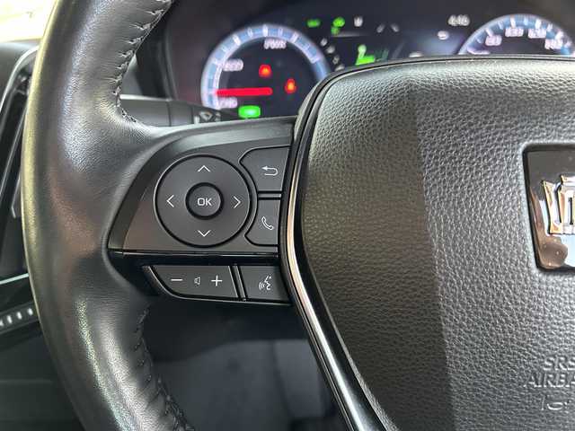 トヨタ クラウン ハイブリッド RS アドバンス 長崎県 2019(令1)年 5.7万km プレシャスブラックパール ワンオーナー/メーカーナビ（フルセグ、CD、DVD、AM、FM、BT）/プッシュスタート/電格ウィンカーミラー/BSM/レーダークルーズコントロール/ステアリングリモコン/パドルシフト/オートライト/オートハイビーム/パーキングアシスト/バックカメラ/サイドカメラ/フロントカメラ/全周囲カメラ/電動サイドブレーキ/オートホールド/前後ドラレコ/ハーフレザーシート/DN席パワーシート/D席シートメモリー/DN席シートヒーター/ステアリングヒーター/電動チルトステアリング/革巻きステアリング/純正フロアマット/衝突軽減システム/純正AW/ドアバイザー/スペアキー/保証書/取説