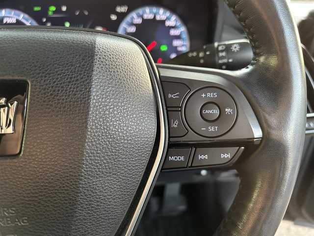 トヨタ クラウン ハイブリッド RS アドバンス 長崎県 2019(令1)年 5.7万km プレシャスブラックパール ワンオーナー/メーカーナビ（フルセグ、CD、DVD、AM、FM、BT）/プッシュスタート/電格ウィンカーミラー/BSM/レーダークルーズコントロール/ステアリングリモコン/パドルシフト/オートライト/オートハイビーム/パーキングアシスト/バックカメラ/サイドカメラ/フロントカメラ/全周囲カメラ/電動サイドブレーキ/オートホールド/前後ドラレコ/ハーフレザーシート/DN席パワーシート/D席シートメモリー/DN席シートヒーター/ステアリングヒーター/電動チルトステアリング/革巻きステアリング/純正フロアマット/衝突軽減システム/純正AW/ドアバイザー/スペアキー/保証書/取説