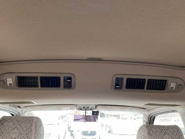 トヨタ ハイエース リビングサルーン EX 静岡県 2002(平14)年 7.4万km ホワイトパールマイカ/ベージュマイカ /ワンオーナー//純正DVDナビ/社外地デジTV//CD/DVD//バックカメラ//サンルーフ//スライドドア//ETC//キーレス//スペアキー//保証書//取説