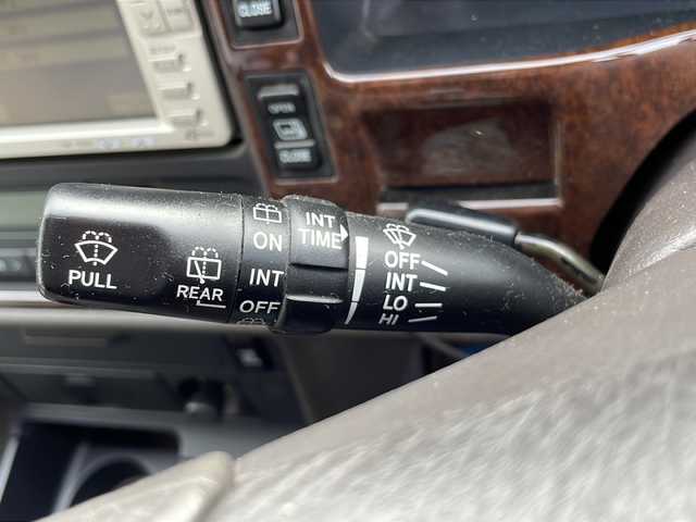 トヨタ ハイエース リビングサルーン EX 静岡県 2002(平14)年 7.4万km ホワイトパールマイカ/ベージュマイカ /ワンオーナー//純正DVDナビ/社外地デジTV//CD/DVD//バックカメラ//サンルーフ//スライドドア//ETC//キーレス//スペアキー//保証書//取説