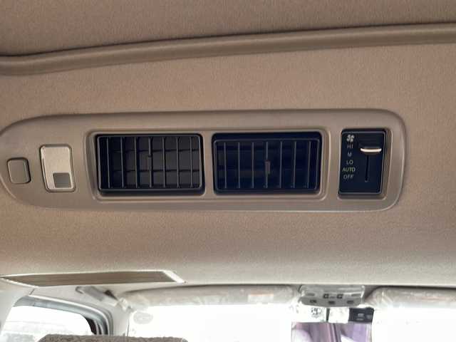 トヨタ ハイエース リビングサルーン EX 静岡県 2002(平14)年 7.4万km ホワイトパールマイカ/ベージュマイカ /ワンオーナー//純正DVDナビ/社外地デジTV//CD/DVD//バックカメラ//サンルーフ//スライドドア//ETC//キーレス//スペアキー//保証書//取説