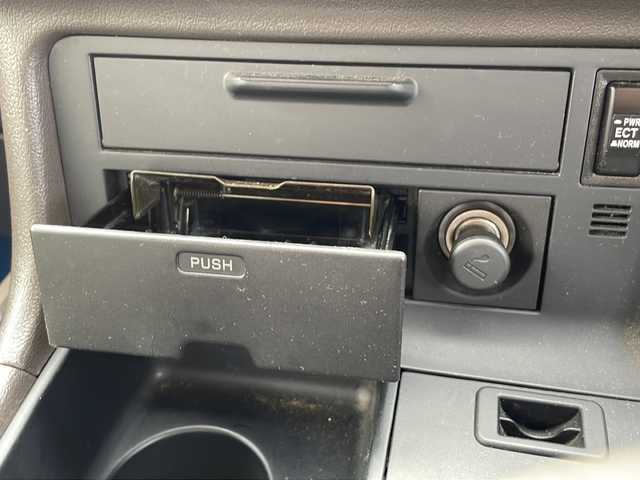 トヨタ ハイエース リビングサルーン EX 静岡県 2002(平14)年 7.4万km ホワイトパールマイカ/ベージュマイカ /ワンオーナー//純正DVDナビ/社外地デジTV//CD/DVD//バックカメラ//サンルーフ//スライドドア//ETC//キーレス//スペアキー//保証書//取説