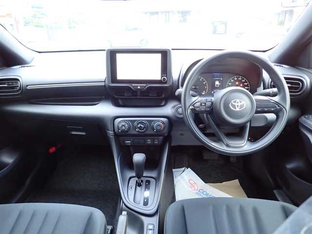 トヨタ ヤリス X 千葉県 2025(令7)年 0.1千km プラチナホワイトパールマイカ 【登録済未使用車】/【プラチナホワイトパールマイカ（089）】/8インチディスプレイオーディオ/・AM/FMチューナー（ワイドFM対応）/・USB入力（動画・音楽再生/給電type-C）/・HDMI入力端子/・Apple CarPlay/Android Auto対応/・Miracast対応/・Blue tooth対応（ハンズフリー/オーディオ）/バックガイドモニター/ETC車載器/プッシュスタート/スマートキー2本/Toyota safety sense/・プリクラッシュセーフティ/・レーントレーシングアシスト/・レーンディパーチャーアラート/・レーダークルーズコントロール/・オートマチックハイビーム/・ロードサインアシスト/・発進遅れ告知機能/パーキングサポートブレーキ/サイド/カーテンシールドエアバッグ/保証書/取扱説明書/禁煙車