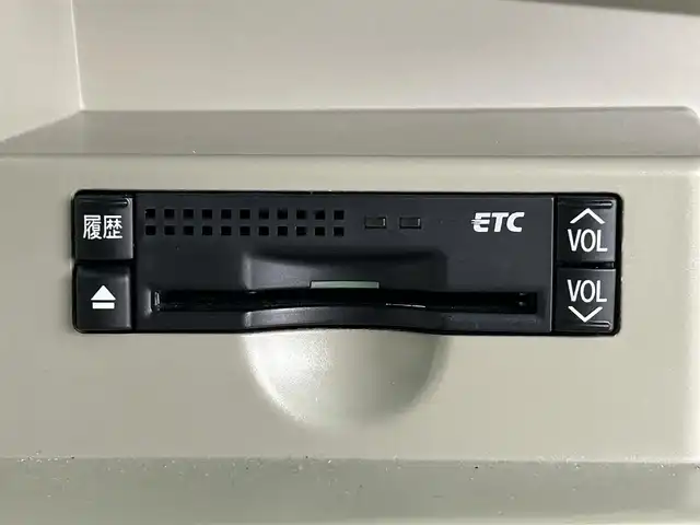 トヨタ エスティマ ハイブリッド X 道央・札幌 2012(平24)年 5.5万km シルバーM ・４WD/・寒冷地仕様/・純正HDDナビ/　CD/DVD/SD/HDD/フルセグTV/・バックカメラ/・ビルトインETC/・１００V充電/・アイドリングストップ/・クルーズコントロール/・両側パワースライドドア/・WAC/・オートライト/・キセノンヘッドライト/・フォグランプ/・プッシュスタート/・スマートキー/・スペアキー