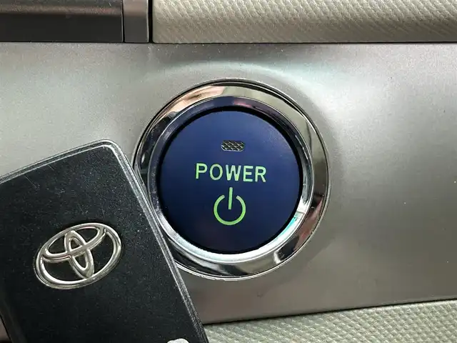 トヨタ エスティマ ハイブリッド X 道央・札幌 2012(平24)年 5.5万km シルバーM ・４WD/・寒冷地仕様/・純正HDDナビ/　CD/DVD/SD/HDD/フルセグTV/・バックカメラ/・ビルトインETC/・１００V充電/・アイドリングストップ/・クルーズコントロール/・両側パワースライドドア/・WAC/・オートライト/・キセノンヘッドライト/・フォグランプ/・プッシュスタート/・スマートキー/・スペアキー