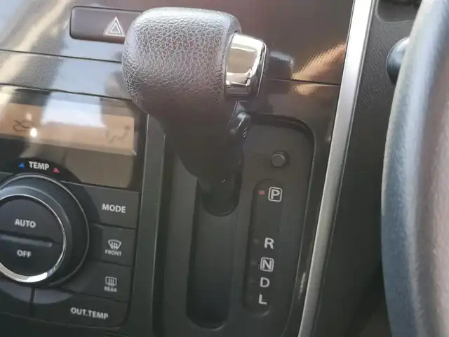 スズキ ワゴンＲ スティングレー リミテッド 茨城県 2011(平23)年 10万km パールホワイト 社外ナビ/【DISC・M.S.V・ラジオ・TV・iPod・VTR・BT・AUX・EXT】/オートライト/Fフォグ/キセノンライト/オートエアコン/プッシュスタート/スマートキー/純正フロアマット/純正アルミホイール/電格ミラー/ウインカーミラー