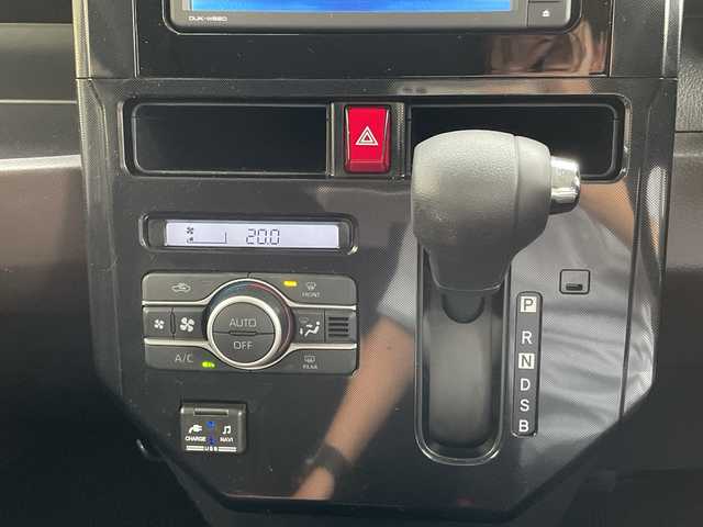 ダイハツ トール G 沖縄県 2021(令3)年 3.9万km ブライトシルバーメタリック 社外ディスプレイオーディオ（Bluetooth・CD・DVD）/両側パワースライドドア/レーンキープアシスト/衝突軽減システム/オートライト/コーナーセンサー/LEDヘッドライト/リアロールサンシェード/電動格納ミラー