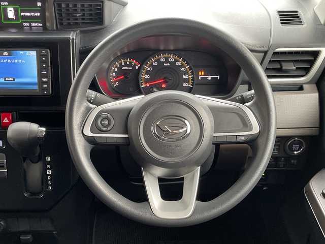 ダイハツ トール G 沖縄県 2021(令3)年 3.9万km ブライトシルバーメタリック 社外ディスプレイオーディオ（Bluetooth・CD・DVD）/両側パワースライドドア/レーンキープアシスト/衝突軽減システム/オートライト/コーナーセンサー/LEDヘッドライト/リアロールサンシェード/電動格納ミラー