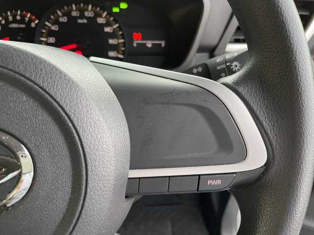 ダイハツ トール G 沖縄県 2021(令3)年 3.9万km ブライトシルバーメタリック 社外ディスプレイオーディオ（Bluetooth・CD・DVD）/両側パワースライドドア/レーンキープアシスト/衝突軽減システム/オートライト/コーナーセンサー/LEDヘッドライト/リアロールサンシェード/電動格納ミラー