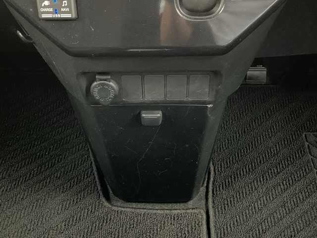 ダイハツ トール G 沖縄県 2021(令3)年 3.9万km ブライトシルバーメタリック 社外ディスプレイオーディオ（Bluetooth・CD・DVD）/両側パワースライドドア/レーンキープアシスト/衝突軽減システム/オートライト/コーナーセンサー/LEDヘッドライト/リアロールサンシェード/電動格納ミラー