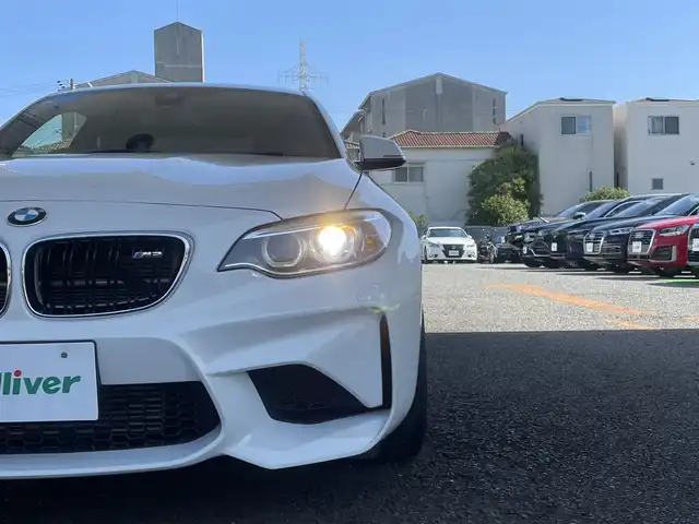 ＢＭＷ Ｍ２ 兵庫県 2016(平28)年 1.9万km アルピンホワイトⅢ ・純正ナビ/・CD/DVD/BT/USB/AUX/・ステアリングリモコン/・バックカメラ/・クルーズコントロール/・本革シート/・前席シートヒーター/パワーシート/・ミラー一体型ETC/・コンフォートアクセス/・アイドリングストップ/・H29/30/R1/2/3/5/6年ディーラー記録/・インテリジェントセーフティ//衝突警告//歩行者警告//車線逸脱警告