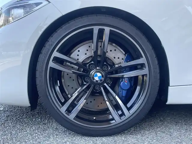 ＢＭＷ Ｍ２ 兵庫県 2016(平28)年 1.9万km アルピンホワイトⅢ ・純正ナビ/・CD/DVD/BT/USB/AUX/・ステアリングリモコン/・バックカメラ/・クルーズコントロール/・本革シート/・前席シートヒーター/パワーシート/・ミラー一体型ETC/・コンフォートアクセス/・アイドリングストップ/・H29/30/R1/2/3/5/6年ディーラー記録/・インテリジェントセーフティ//衝突警告//歩行者警告//車線逸脱警告
