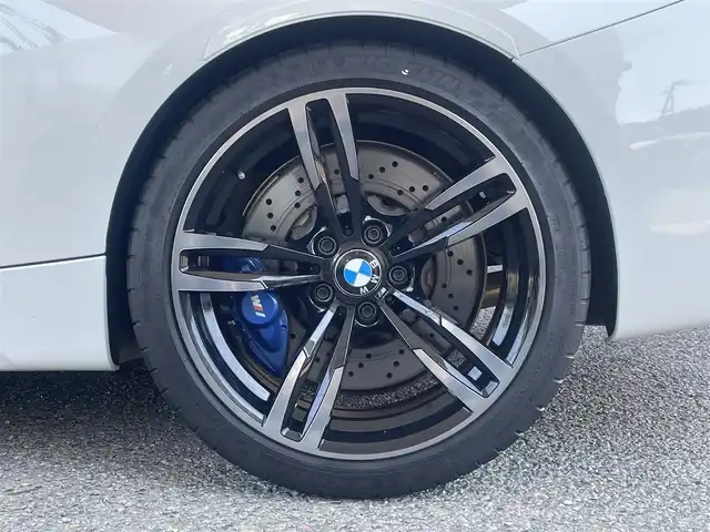 ＢＭＷ Ｍ２ 兵庫県 2016(平28)年 1.9万km アルピンホワイトⅢ ・純正ナビ/・CD/DVD/BT/USB/AUX/・ステアリングリモコン/・バックカメラ/・クルーズコントロール/・本革シート/・前席シートヒーター/パワーシート/・ミラー一体型ETC/・コンフォートアクセス/・アイドリングストップ/・H29/30/R1/2/3/5/6年ディーラー記録/・インテリジェントセーフティ//衝突警告//歩行者警告//車線逸脱警告