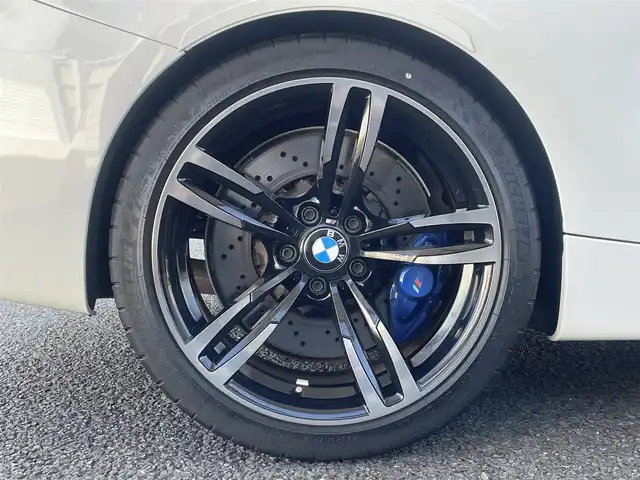 ＢＭＷ Ｍ２ 兵庫県 2016(平28)年 1.9万km アルピンホワイトⅢ ・純正ナビ/・CD/DVD/BT/USB/AUX/・ステアリングリモコン/・バックカメラ/・クルーズコントロール/・本革シート/・前席シートヒーター/パワーシート/・ミラー一体型ETC/・コンフォートアクセス/・アイドリングストップ/・H29/30/R1/2/3/5/6年ディーラー記録/・インテリジェントセーフティ//衝突警告//歩行者警告//車線逸脱警告