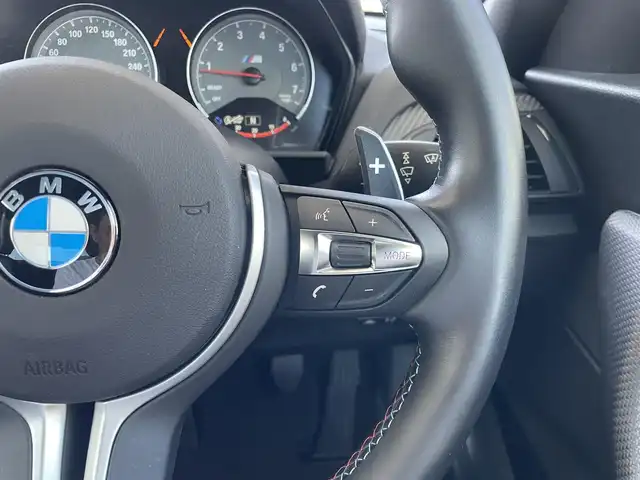 ＢＭＷ Ｍ２ 兵庫県 2016(平28)年 1.9万km アルピンホワイトⅢ ・純正ナビ/・CD/DVD/BT/USB/AUX/・ステアリングリモコン/・バックカメラ/・クルーズコントロール/・本革シート/・前席シートヒーター/パワーシート/・ミラー一体型ETC/・コンフォートアクセス/・アイドリングストップ/・H29/30/R1/2/3/5/6年ディーラー記録/・インテリジェントセーフティ//衝突警告//歩行者警告//車線逸脱警告