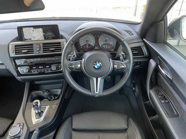 ＢＭＷ Ｍ２ 兵庫県 2016(平28)年 1.9万km アルピンホワイトⅢ 外部検査実施済み/・純正ナビ/・CD/DVD/BT/USB/AUX/・ステアリングリモコン/・バックカメラ/・クルーズコントロール/・本革シート/・前席シートヒーター/パワーシート/・ミラー一体型ETC/・コンフォートアクセス/・アイドリングストップ/・H29/30/R1/2/3/5/6年ディーラー記録/・インテリジェントセーフティ//衝突警告//歩行者警告//車線逸脱警告