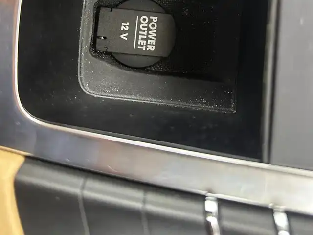 ポルシェ マカン GTS 愛知県 2016(平28)年 9.4万km ヴァルカノグレーメタリック 純正ナビ　/（フルセグ／ＢＴ／ＣＤ／ＤＶＤ）　/ＢＯＳＥプレミアムサウンド　/クルーズコントロール　/パドルシフト　/バックモニター　/衝突軽減システム　/コーナーセンサー/レーンキープ/電動リアゲート　/レザーシート（ベージュ）/前席パワーシート　/前席メモリーシート　/前席シートヒーター　/ETC2.0/ドライブレコーダー/純正ＡＷ