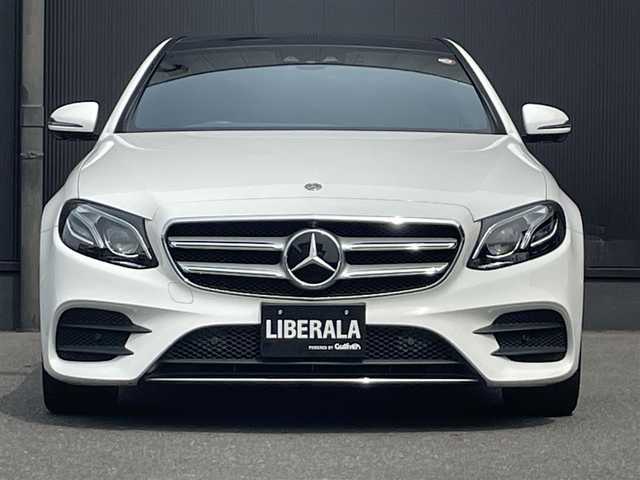 メルセデス・ベンツ Ｅ２２０ｄ アバンギャルド AMGライン 香川県 2018(平30)年 6.1万km ポーラホワイト 純正ナビ（BT、USB、アップルカープレイ）/360度カメラ/レーダーセーフティーパッケージ/黒レザーシート/全席　シートヒーター/前席　パワーシート/ブルメスター/パノラミックスライディングルーフ