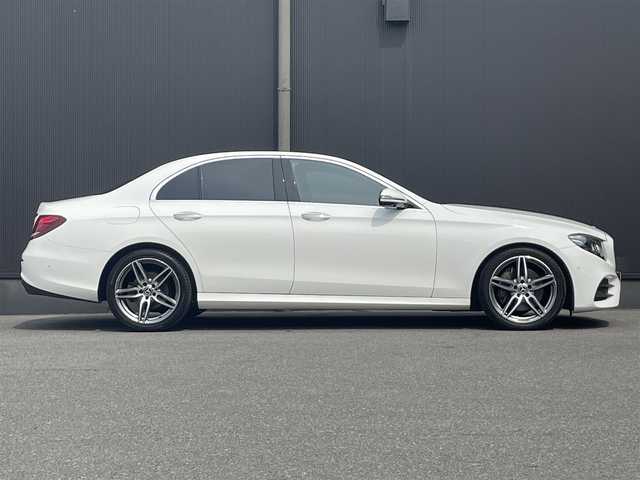 メルセデス・ベンツ Ｅ２２０ｄ アバンギャルド AMGライン 香川県 2018(平30)年 6.1万km ポーラホワイト 純正ナビ（BT、USB、アップルカープレイ）/360度カメラ/レーダーセーフティーパッケージ/黒レザーシート/全席　シートヒーター/前席　パワーシート/ブルメスター/パノラミックスライディングルーフ