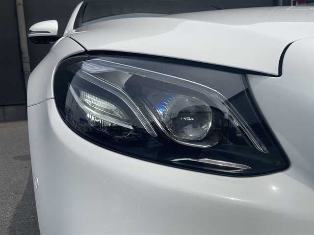 メルセデス・ベンツ Ｅ２２０ｄ アバンギャルド AMGライン 香川県 2018(平30)年 6.1万km ポーラホワイト 純正ナビ（BT、USB、アップルカープレイ）/360度カメラ/レーダーセーフティーパッケージ/黒レザーシート/全席　シートヒーター/前席　パワーシート/ブルメスター/パノラミックスライディングルーフ