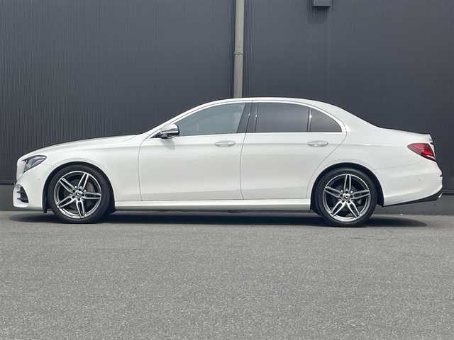 メルセデス・ベンツ Ｅ２２０ｄ アバンギャルド AMGライン 香川県 2018(平30)年 6.1万km ポーラホワイト 純正ナビ（BT、USB、アップルカープレイ）/360度カメラ/レーダーセーフティーパッケージ/黒レザーシート/全席　シートヒーター/前席　パワーシート/ブルメスター/パノラミックスライディングルーフ