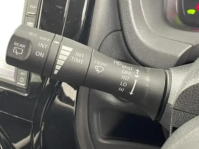 日産 ノート e－パワー X 埼玉県 2017(平29)年 7.1万km シャイニングブルー 純正７インチナビ　/エマージェンシーブレーキ　/車線逸脱警報　/オートライト　/Ｂｌｕｅｔｏｏｔｈ　/フルセグＴＶ　/ＡＵＸ　/純正ドラレコ　/プッシュスタート　/スマートキー　/ＣＤ再生　/ＥＴＣ　/純正フロアマット