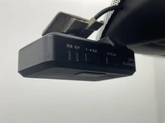 日産 ノート e－パワー X 埼玉県 2017(平29)年 7.1万km シャイニングブルー 純正７インチナビ　/エマージェンシーブレーキ　/車線逸脱警報　/オートライト　/Ｂｌｕｅｔｏｏｔｈ　/フルセグＴＶ　/ＡＵＸ　/純正ドラレコ　/プッシュスタート　/スマートキー　/ＣＤ再生　/ＥＴＣ　/純正フロアマット