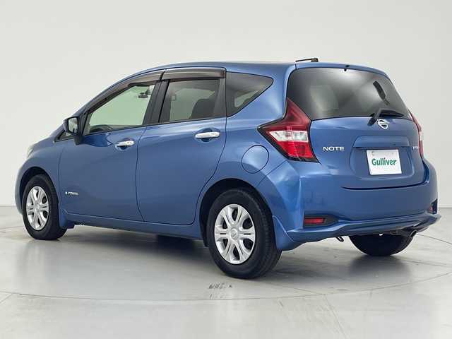 日産 ノート e－パワー X 愛知県 2017(平29)年 7.1万km シャイニングブルー 純正７インチナビ　/エマージェンシーブレーキ　/・車線逸脱警報　/オートライト　/Ｂｌｕｅｔｏｏｔｈ　/フルセグＴＶ　/ＡＵＸ　/純正ドラレコ　/プッシュスタート　/スマートキー　/ＣＤ再生　/ＥＴＣ　/純正フロアマット/取扱説明書/保証書