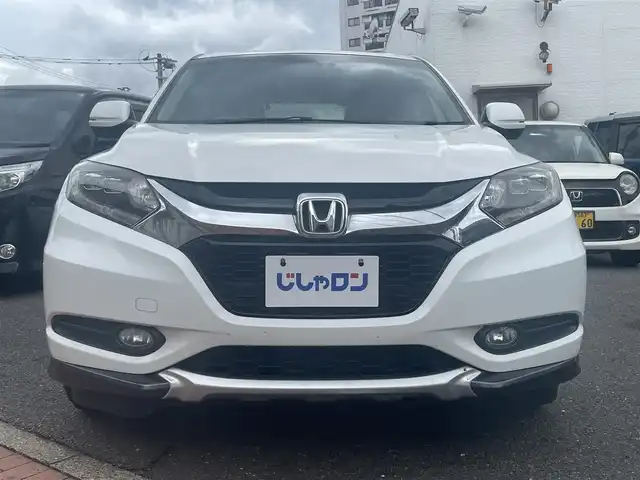 ホンダ ヴェゼル ハイブリッド X 福岡県 2014(平26)年 11.1万km ホワイトオーキッドパール (株)IDOMが運営する【じしゃロン八幡西店】の自社ローン専用車両になります。こちらは現金またはオートローンご利用時の価格です。自社ローンご希望の方は別途その旨お申付け下さい/ホンダ純正インターナビ（30T7A800）/・BLUETOOTH/・ワンセグTV/・CD/・DVD/ビルトインETC/ドライブレコーダー/衝撃被害軽減ブレーキ/クルーズコントロール/横滑り防止機能/プッシュスタート/ドアバイザー/ISOFIX
