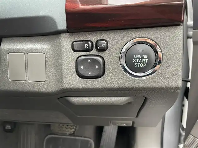 トヨタ マークＸ 250G Four ブラックLTD 鳥取県 2012(平24)年 8.5万km シルバーM ワンオーナー/純正ナビ／フルセグ／ＤＶＤ／ＣＤ／ＢＴ/バックカメラ/モデリスタエアロ/キセノンライト/純正フォグライト/ウィンカーミラー/前席パワーシート/ウッドコンビハンドル・シフト/木目調パネル/プッシュエンジンスタート/純正16インチアルミホイール/スペアキーｘ１　/社外アルミスタットレス積込/（タイヤ溝 5-6分山）/フロアマット・バイザー
