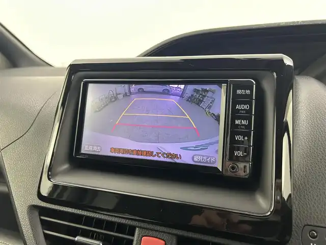 トヨタ エスクァイア ハイブリッド Gi 千葉県 2017(平29)年 5.3万km ホワイトパールクリスタルシャイン トヨタセーフティーセンス/・プリクラッシュセーフティ/・レーンディパーチャーアラート/・クルーズコントロール/・オートマチックハイビーム/両側パワースライドドア/純正SDナビ/・型式：NSCD-W66/・CD/Bluetooth/ワンセグTV/AM/FM/バックカメラ/コーナーセンサー/LEDオートヘッドライト/レザーシート/シートヒーター/ビルトインETC/デュアル式オートエアコン/純正15インチアルミホイール/ステアリングスイッチ/プッシュスタート/スマートキー/禁煙車