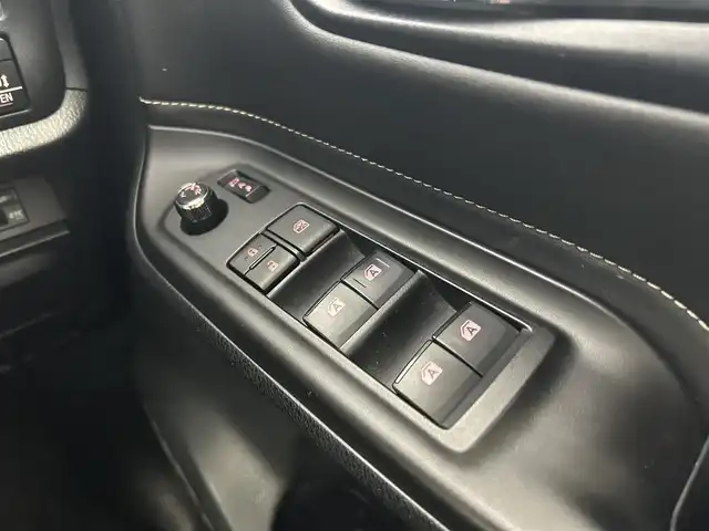 トヨタ エスクァイア ハイブリッド Gi 千葉県 2017(平29)年 5.3万km ホワイトパールクリスタルシャイン トヨタセーフティーセンス/・プリクラッシュセーフティ/・レーンディパーチャーアラート/・クルーズコントロール/・オートマチックハイビーム/両側パワースライドドア/純正SDナビ/・型式：NSCD-W66/・CD/Bluetooth/ワンセグTV/AM/FM/バックカメラ/コーナーセンサー/LEDオートヘッドライト/レザーシート/シートヒーター/ビルトインETC/デュアル式オートエアコン/純正15インチアルミホイール/ステアリングスイッチ/プッシュスタート/スマートキー/禁煙車