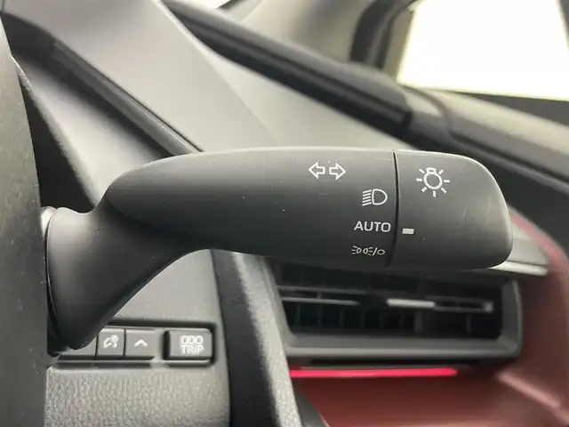 トヨタ プリウス Z 岡山県 2024(令6)年 0.6万km アティチュードブラックマイカ 純正12.3インチデイスプレイオーディオ/マルチビューカメラ/モデリスタエアロ（フロント）/黒革シート/前席ベンチレーション/D席シートメモリー/ステアリングヒーター/デジタルインナーミラー/ワイヤレス充電/7インチマルチディスプレイ/スペアキー/純正フロアマット/純正ドアバイザー