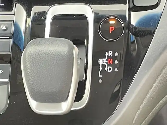 ホンダ フリード＋ ハイブリット クロスター ホンダセンシング 千葉県 2020(令2)年 5.6万km シルバーミストグリーンM ホンダセンシング（安全運転支援システム）/・衝突軽減ブレーキ〈CMBS〉/・誤発進抑制機能/・歩行者事故低減ステアリング/・路外逸脱抑制機能/・渋滞追従機能付 ACC/〈アダプティブ・クルーズ・コントロール〉/・LKAS〈車線維持支援システム〉/・先行車発進お知らせ機能/・標識認識機能/純正7インチメモリーナビ/・Bluetooth接続/バックカメラ/両側パワースライドドア/前後コーナーセンサー/LEDヘッドライト/ハーフレザーシート/スマートキー/純正ビルトインETC/サイド/カーテンエアバッグ