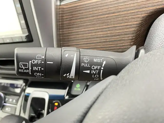 ホンダ フリード＋ ハイブリット クロスター ホンダセンシング 千葉県 2020(令2)年 5.6万km シルバーミストグリーンM ホンダセンシング（安全運転支援システム）/・衝突軽減ブレーキ〈CMBS〉/・誤発進抑制機能/・歩行者事故低減ステアリング/・路外逸脱抑制機能/・渋滞追従機能付 ACC/〈アダプティブ・クルーズ・コントロール〉/・LKAS〈車線維持支援システム〉/・先行車発進お知らせ機能/・標識認識機能/純正7インチメモリーナビ/・Bluetooth接続/バックカメラ/両側パワースライドドア/前後コーナーセンサー/LEDヘッドライト/ハーフレザーシート/スマートキー/純正ビルトインETC/サイド/カーテンエアバッグ